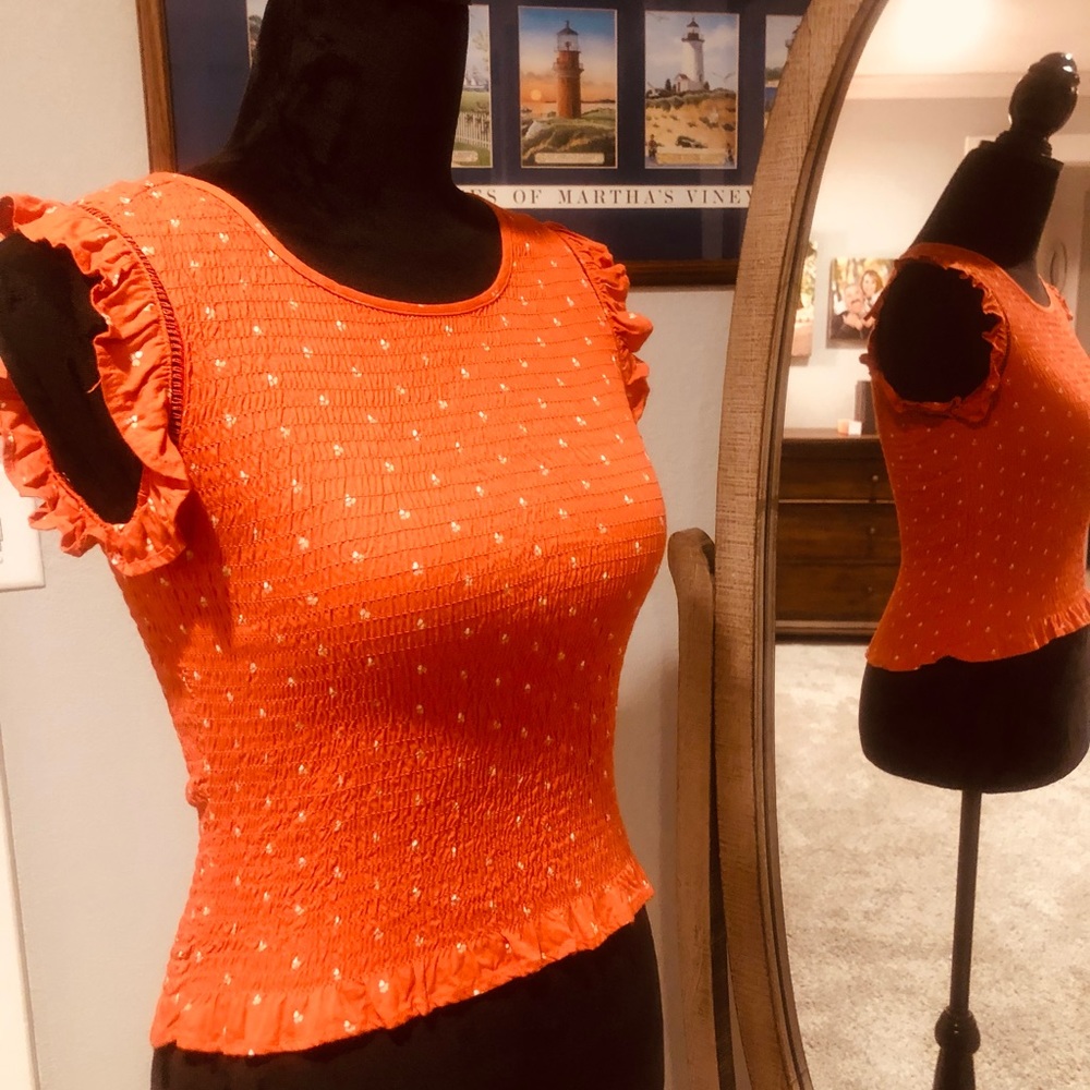 CUTE Summer Top 🍊 NWOT